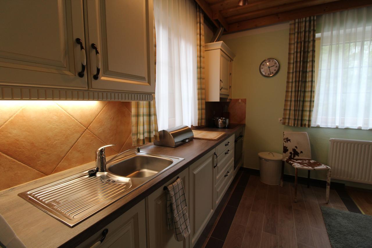 Haus Laerchegg Wellness Apartments Bad Kleinkirchheim Bagian luar foto